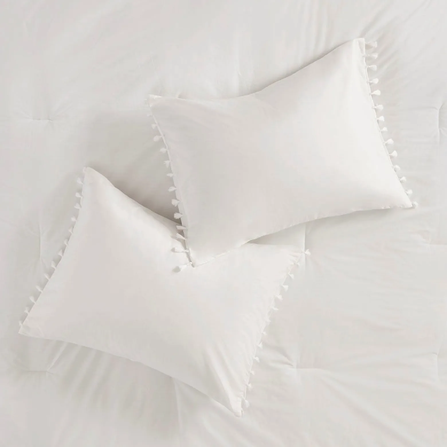 Tassle Ivory 3-Piece Comforter Set - Queen